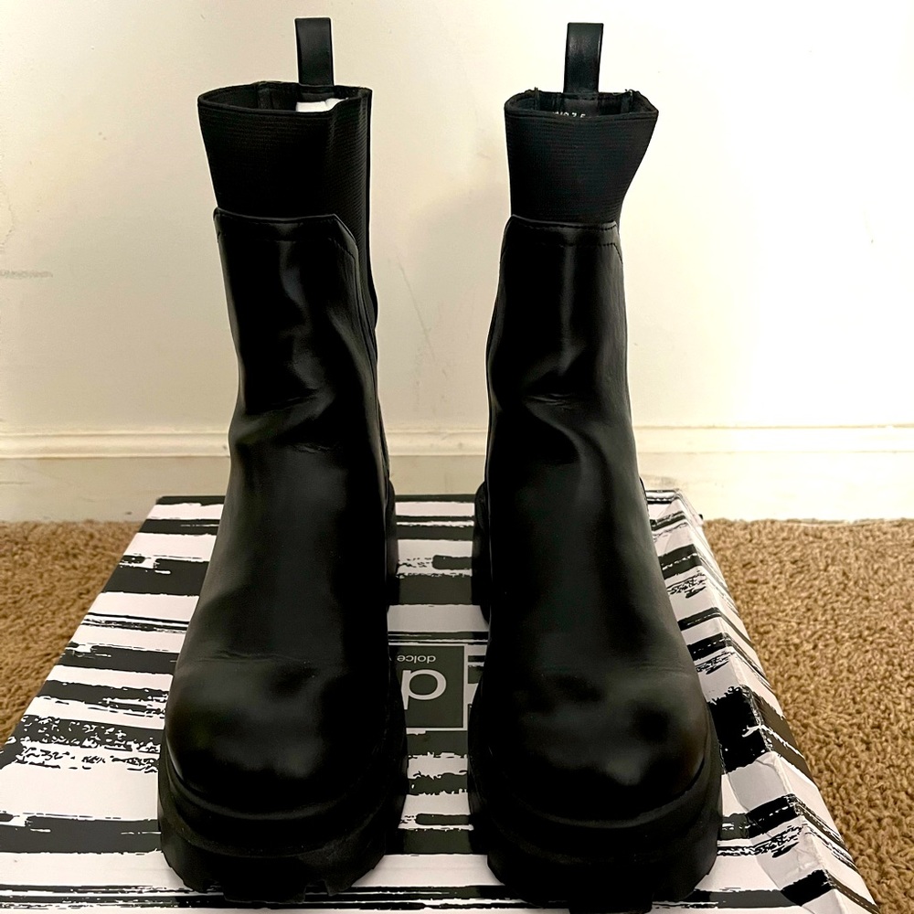 DV Brody Ankle Boot (W: 7.5, can fit Size 8)